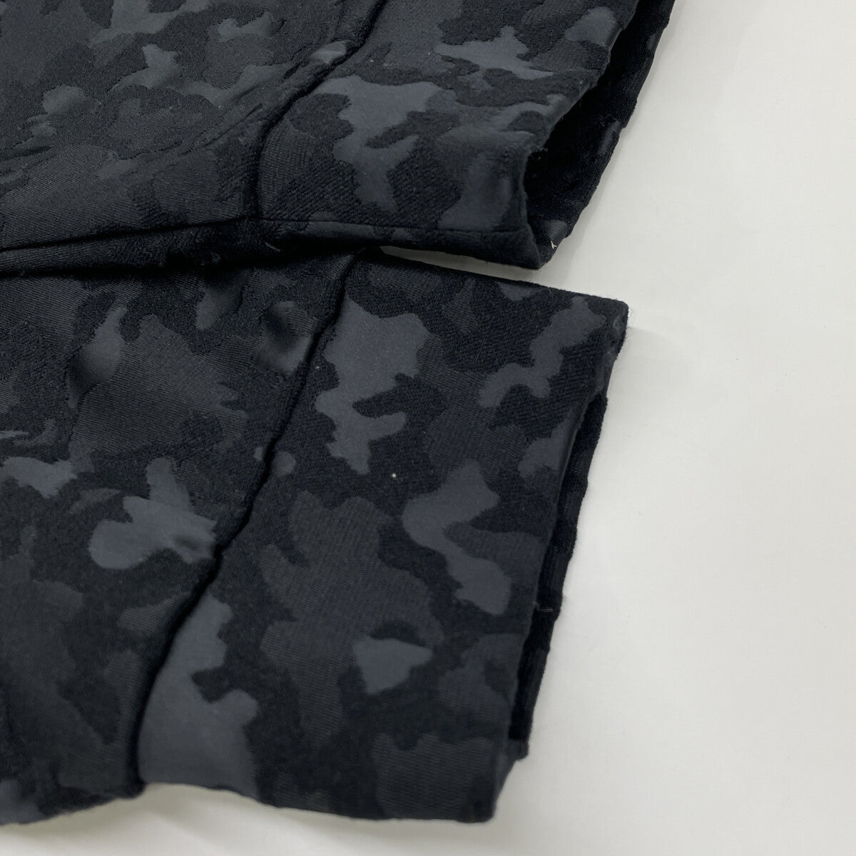 SY32 by SWEET YEARS エスワイサーティトゥーバイスウィートイヤーズ SYG-24A006ABS ブラック ストレッチ ジャガードカモフラ ジャケット ジャケット XXL