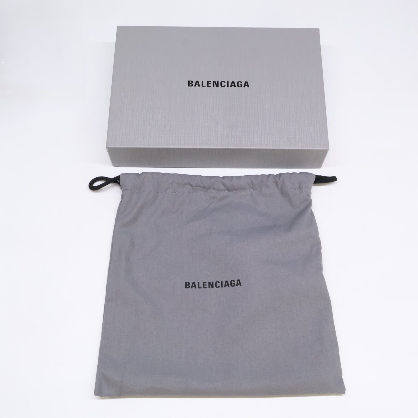 BALENCIAGA バレンシアガ 【新品同様】787733 Passport パスポート フォンホルダー その他