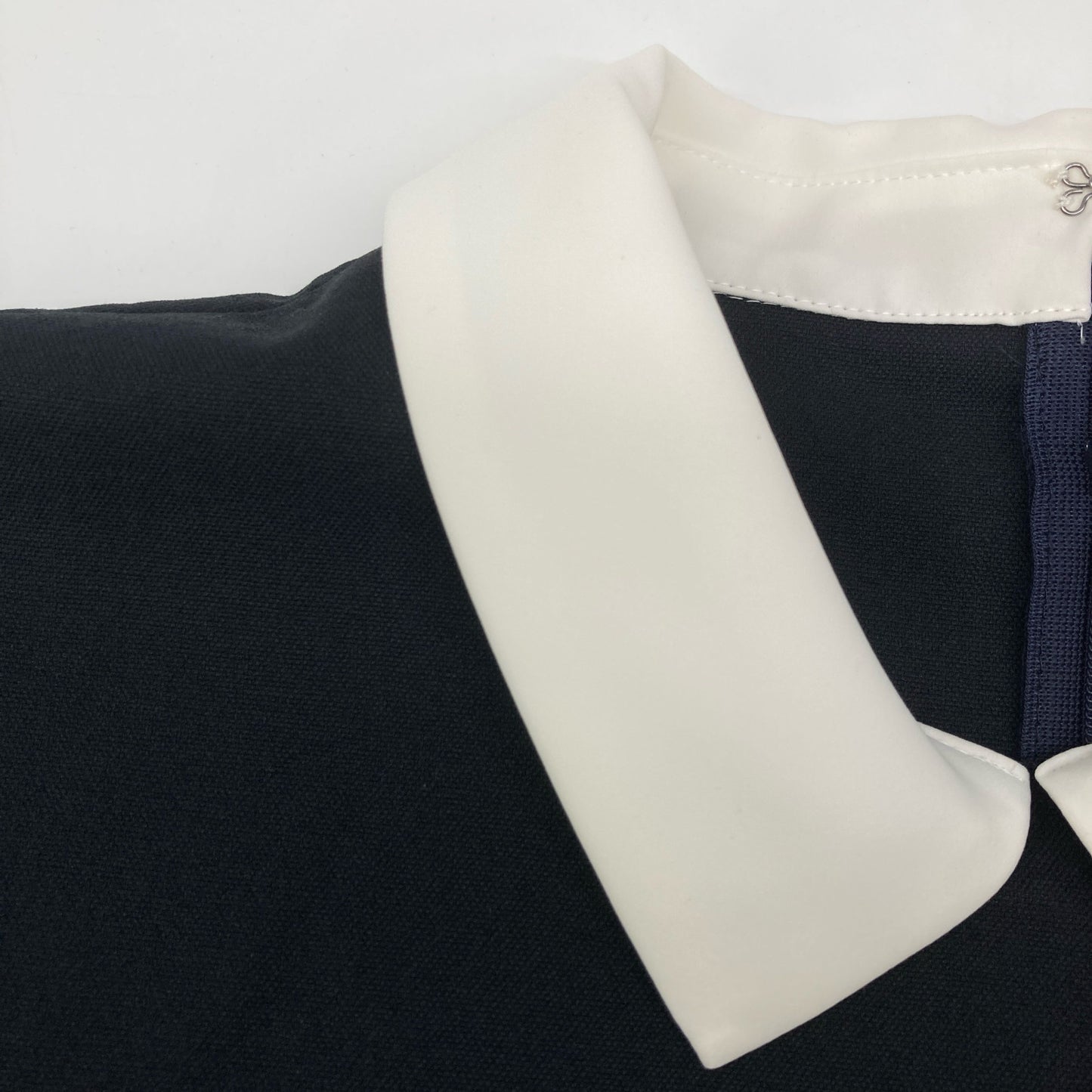 Sono ソーノ ブラック×ホワイト リネン混 フェイクパール バイカラーカットソー トップス 1