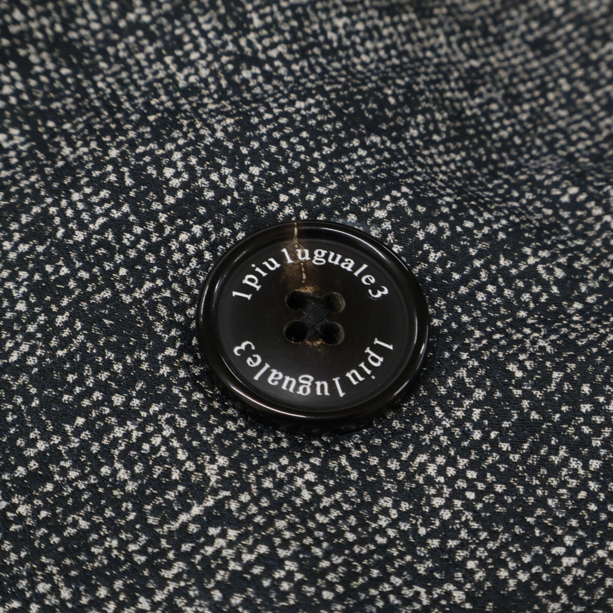 1piu1uguale3 ウノピゥウノウグァーレトレ 【×デュベティカ】MRC040 グレー LIMONTA JAQUARD NYLON CHESTER COAT チェスターコート コート V