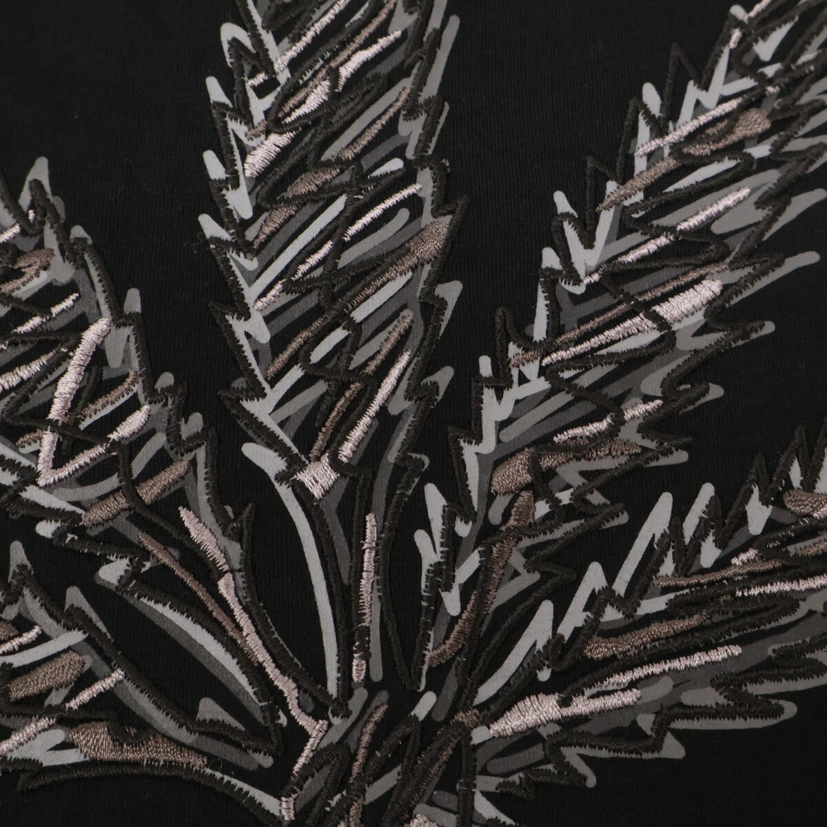 1piu1uguale3 ウノピゥウノウグァーレトレ MRT289 ブラック BACK LEAF V-NECK TEE VネックTシャツ トップス 4