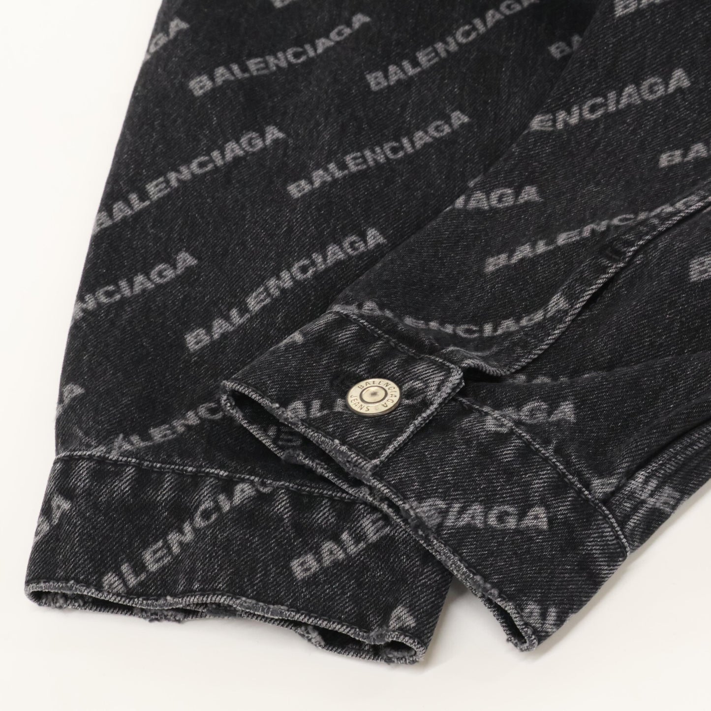 BALENCIAGA バレンシアガ 【新品同様/国内正規】675208 USED加工 BBモノグラム デニム ジャケット XS