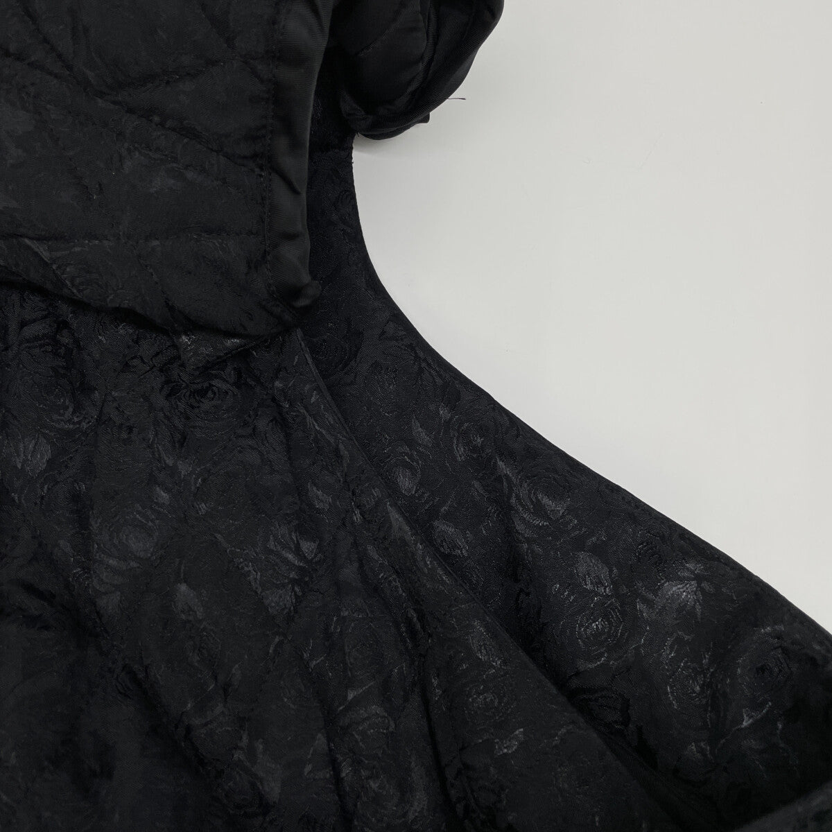 COMME des GARCONS Noir Kei Ninomiya コムデギャルソンノワールケイニノミヤ AD2017 3TーC005 ブラック 花柄 ベルテッドキルティングコート コート S