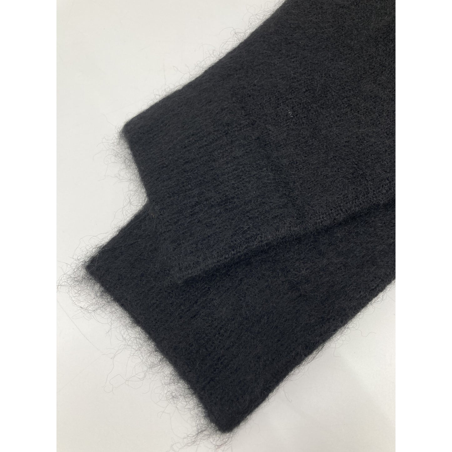 1piu1uguale3 ウノピゥウノウグァーレトレ MRK277 24AW ブラック BIG CREW スーパーモヘヤロゴクルーネックニット トップス V