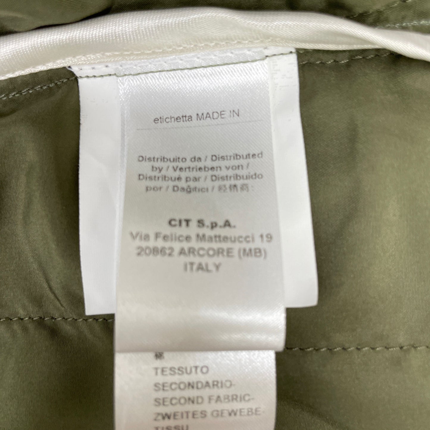 BAGUTTA バグッタ ﾍﾞｰｼﾞｭ 中綿ﾌﾞﾙｿﾞﾝ ｼﾞｬｹｯﾄ ジャケット M