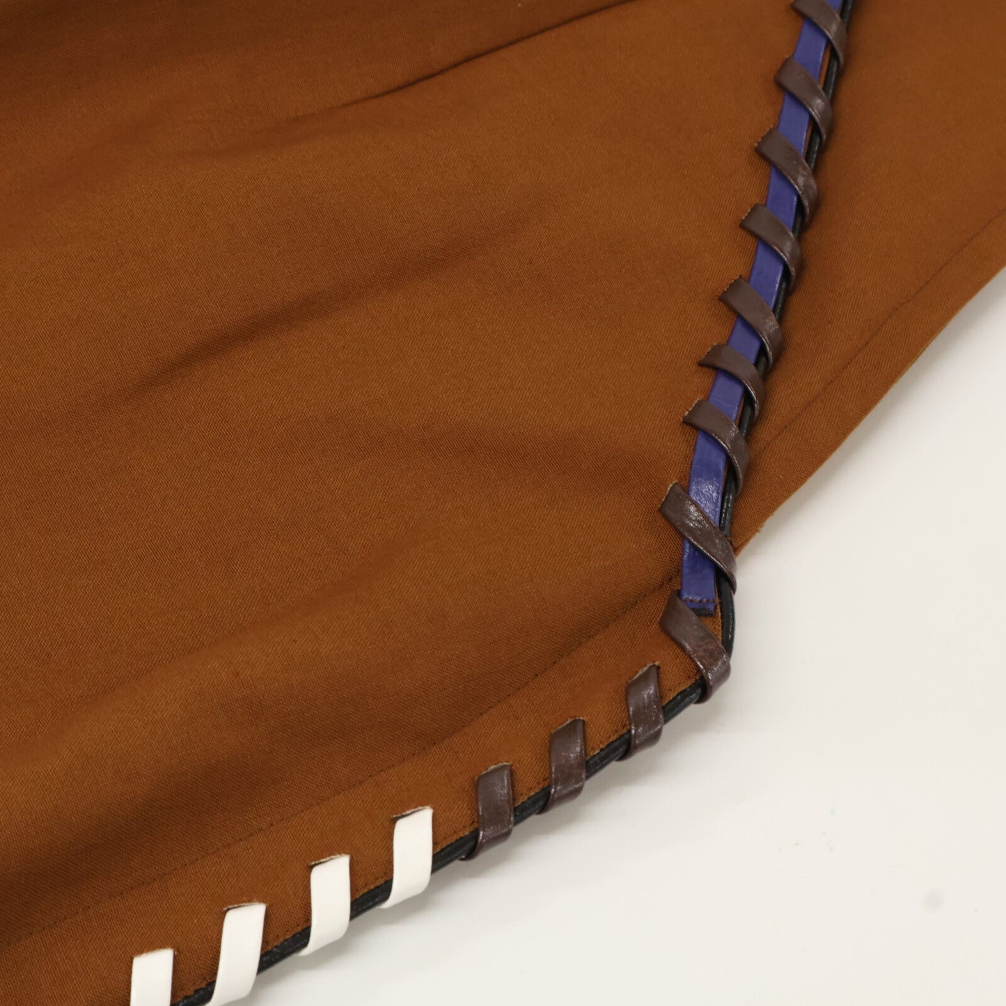 TOGA PULLA トーガプルラ TP51-FF230 ﾌﾞﾗｳﾝ ﾚｻﾞｰ ｽﾃｯﾁ ｼｮｰﾄﾊﾟﾝﾂ ボトムス 34