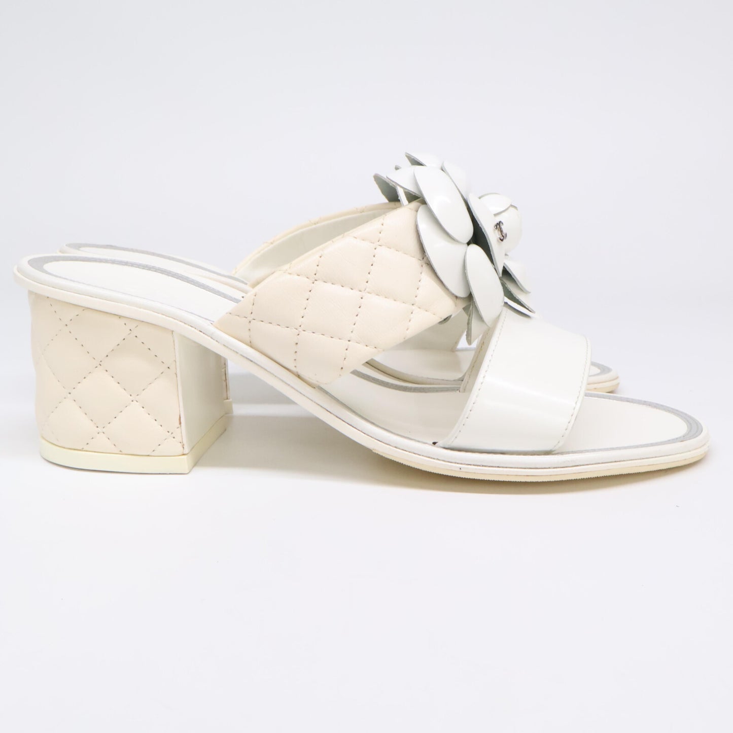 CHANEL シャネル 【美品】IG32781 カメリアモチーフ キルティングレザー チャンキーヒール サンダル シューズ 35C