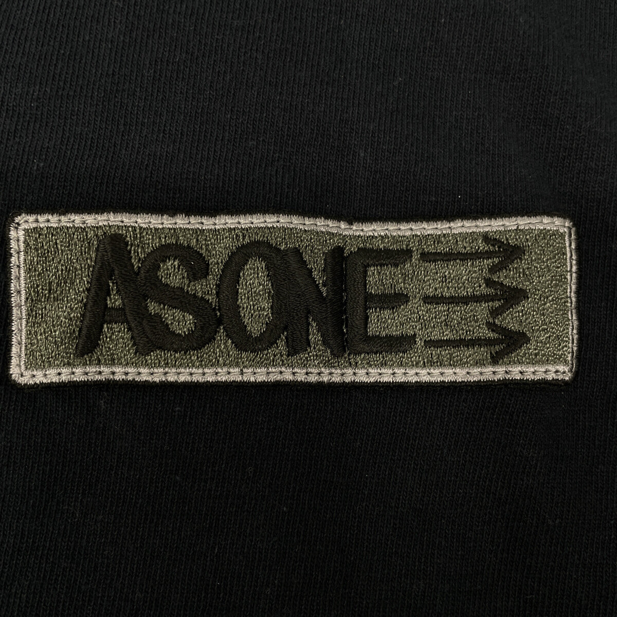 sacai サカイ 23-02990M Eric Haze Patch T-Shirt トップス 1