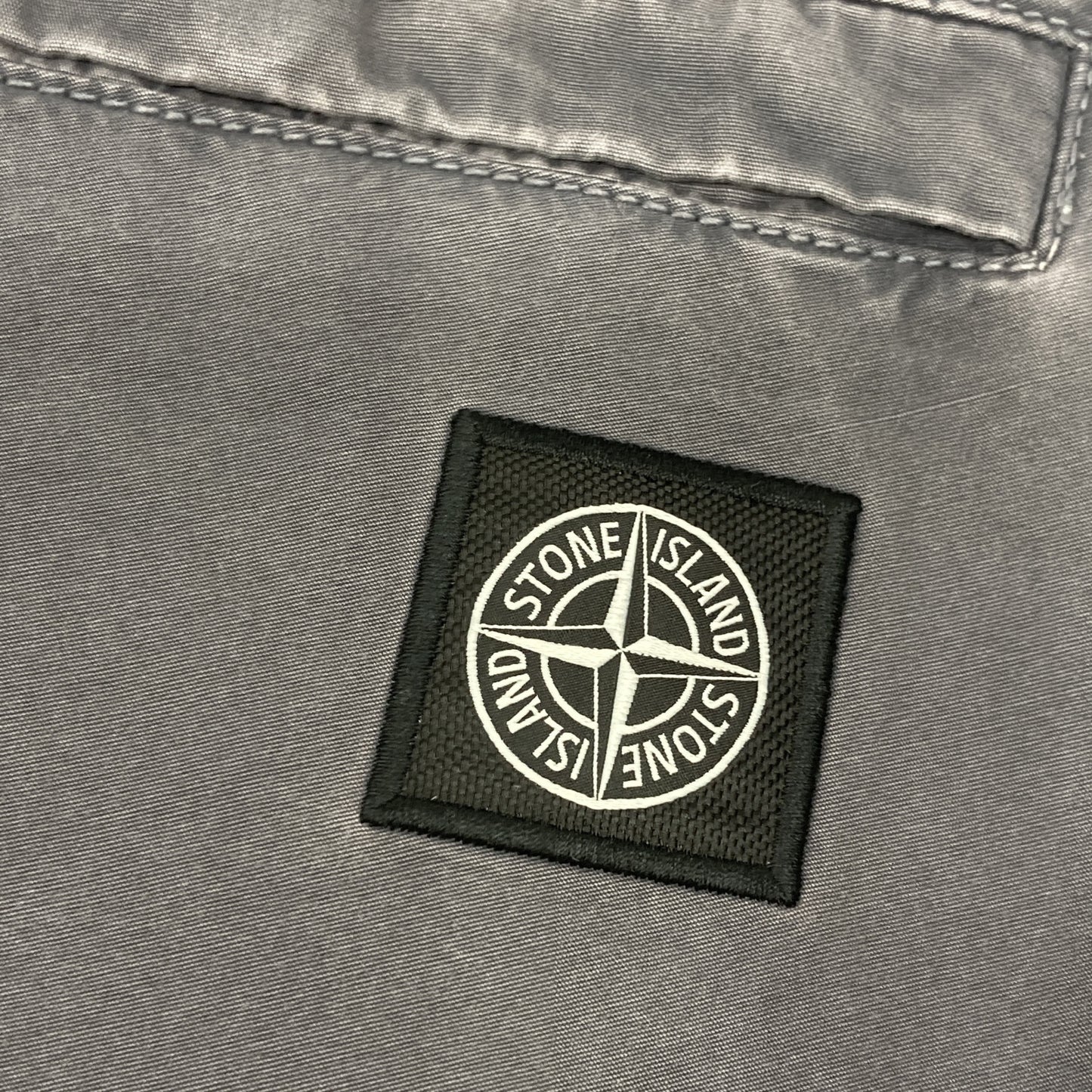 STONE ISLAND ストーンアイランド 7415315WA ﾊﾟｰﾌﾟﾙ ﾛｺﾞﾊﾟｯﾁｳｫｯｼｭﾄﾞﾄﾗｳｻﾞｰﾊﾟﾝﾂ ボトムス 31