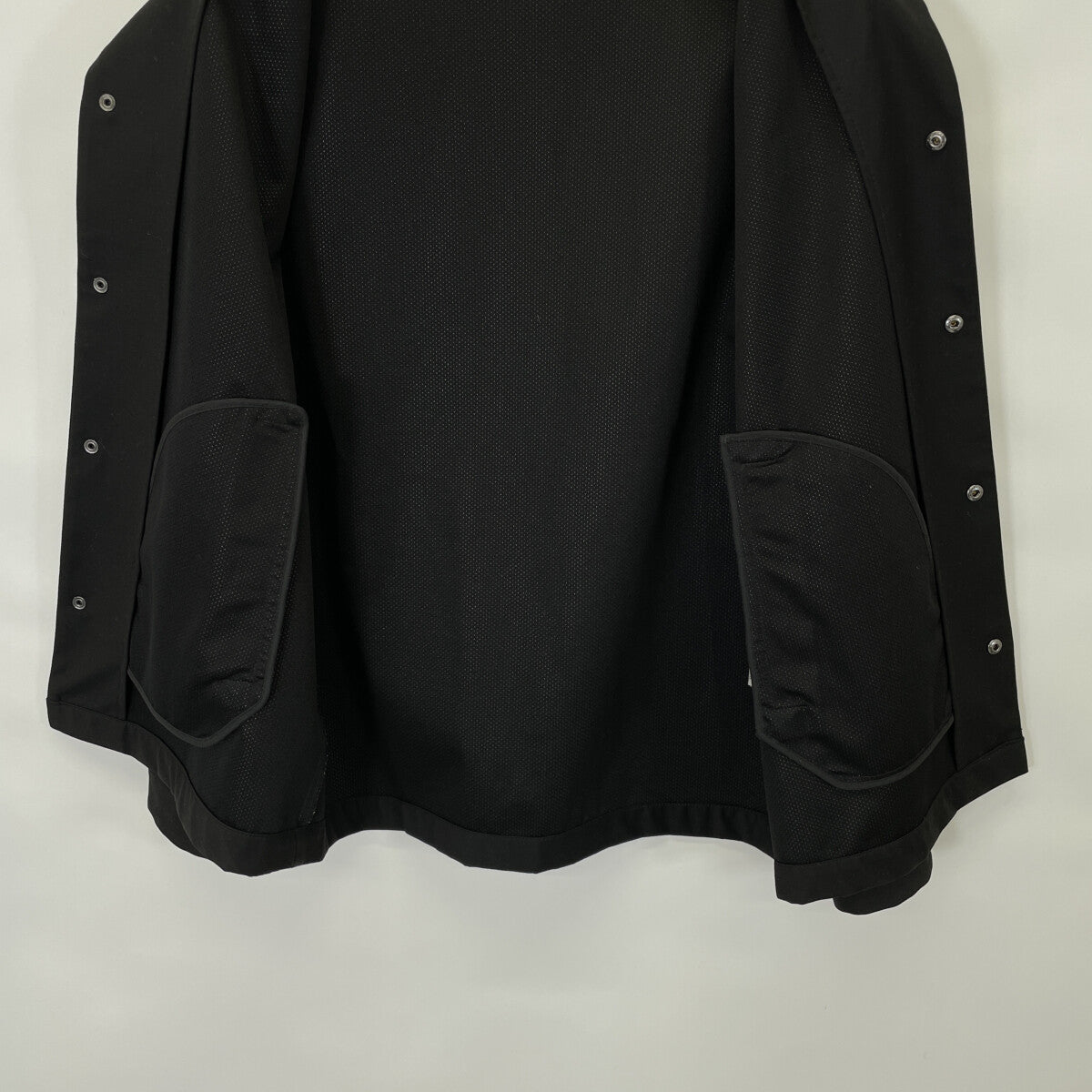 WILD THINGS ワイルドシングス ﾌﾞﾗｯｸ ﾎﾟﾘｴｽﾃﾙ ｺｰﾁｼﾞｬｹｯﾄ ジャケット S