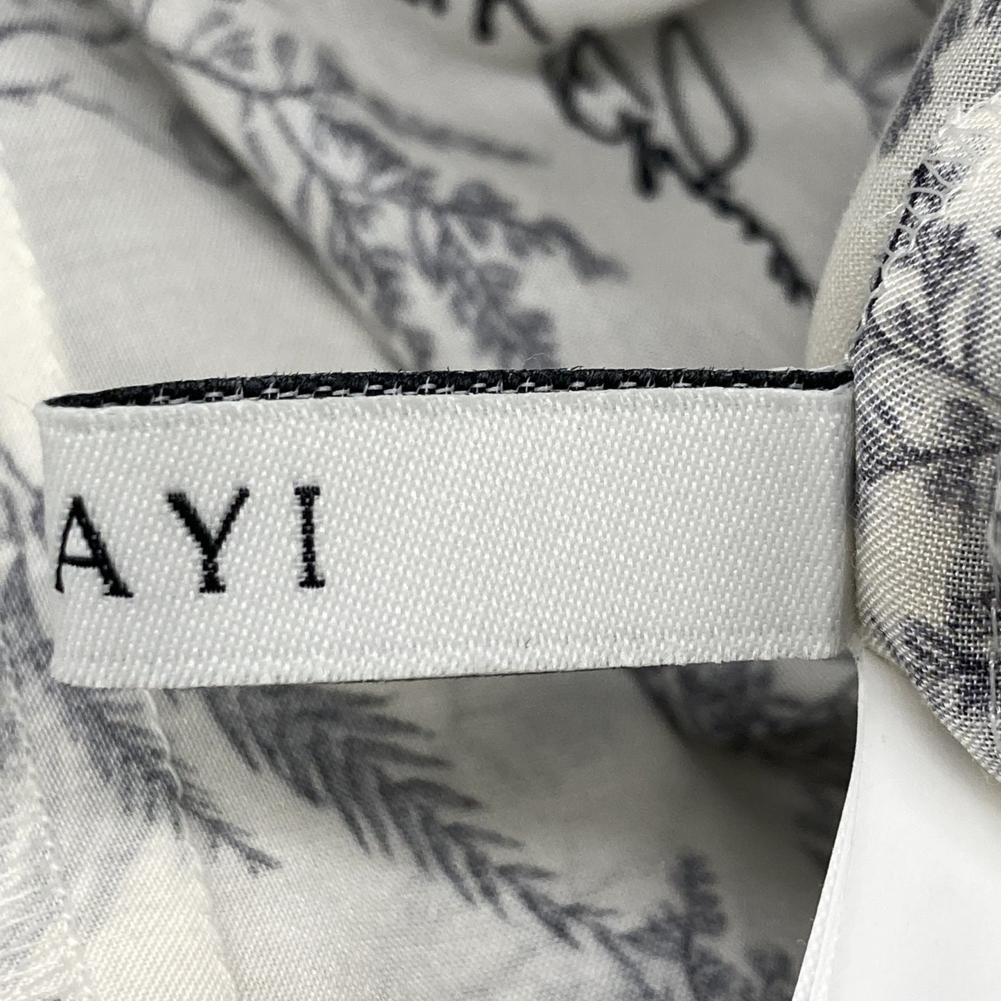 ANAYI アナイ 25年製 ﾎﾜｲﾄ ﾘｰﾌｶﾘｸﾞﾗﾌｨｰﾌﾟﾘﾝﾄ ﾍﾞﾙﾄ付き ﾜﾝﾋﾟｰｽ ワンピース 36