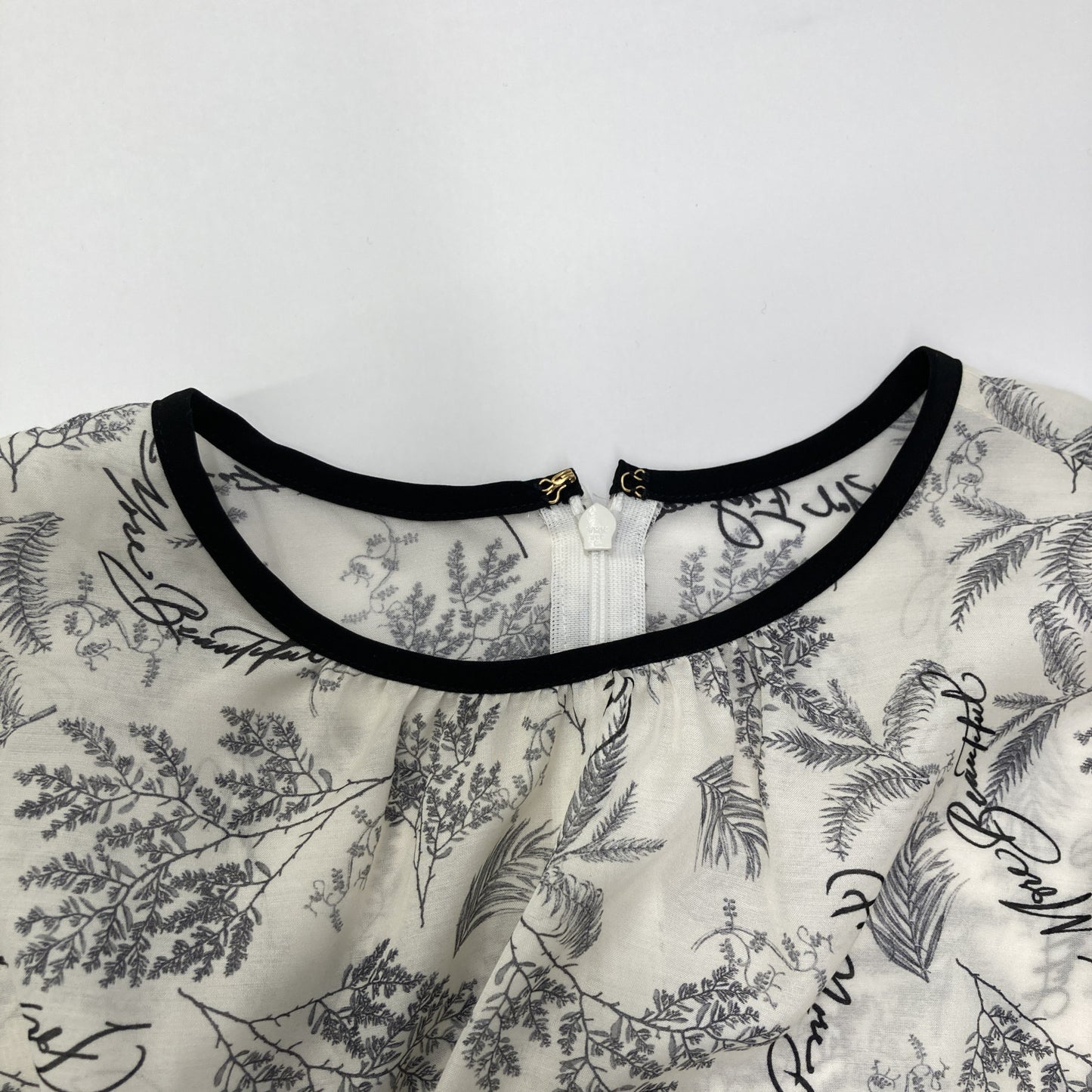 ANAYI アナイ 25年製 ﾎﾜｲﾄ ﾘｰﾌｶﾘｸﾞﾗﾌｨｰﾌﾟﾘﾝﾄ ﾍﾞﾙﾄ付き ﾜﾝﾋﾟｰｽ ワンピース 36