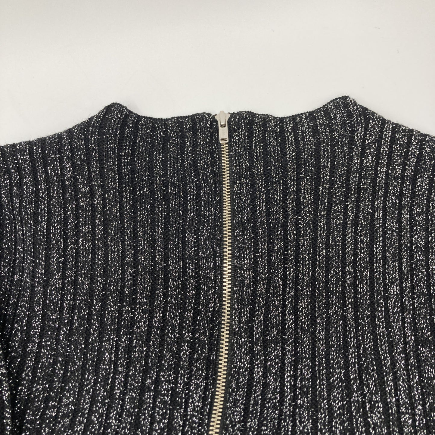 AMERI アメリ 【×MIREI KIRITANI】ﾌﾞﾗｯｸ ｽﾊﾟﾝｺｰﾙ ﾗｯﾌﾙ ﾆｯﾄﾄﾞﾚｽ ワンピース Ｓ