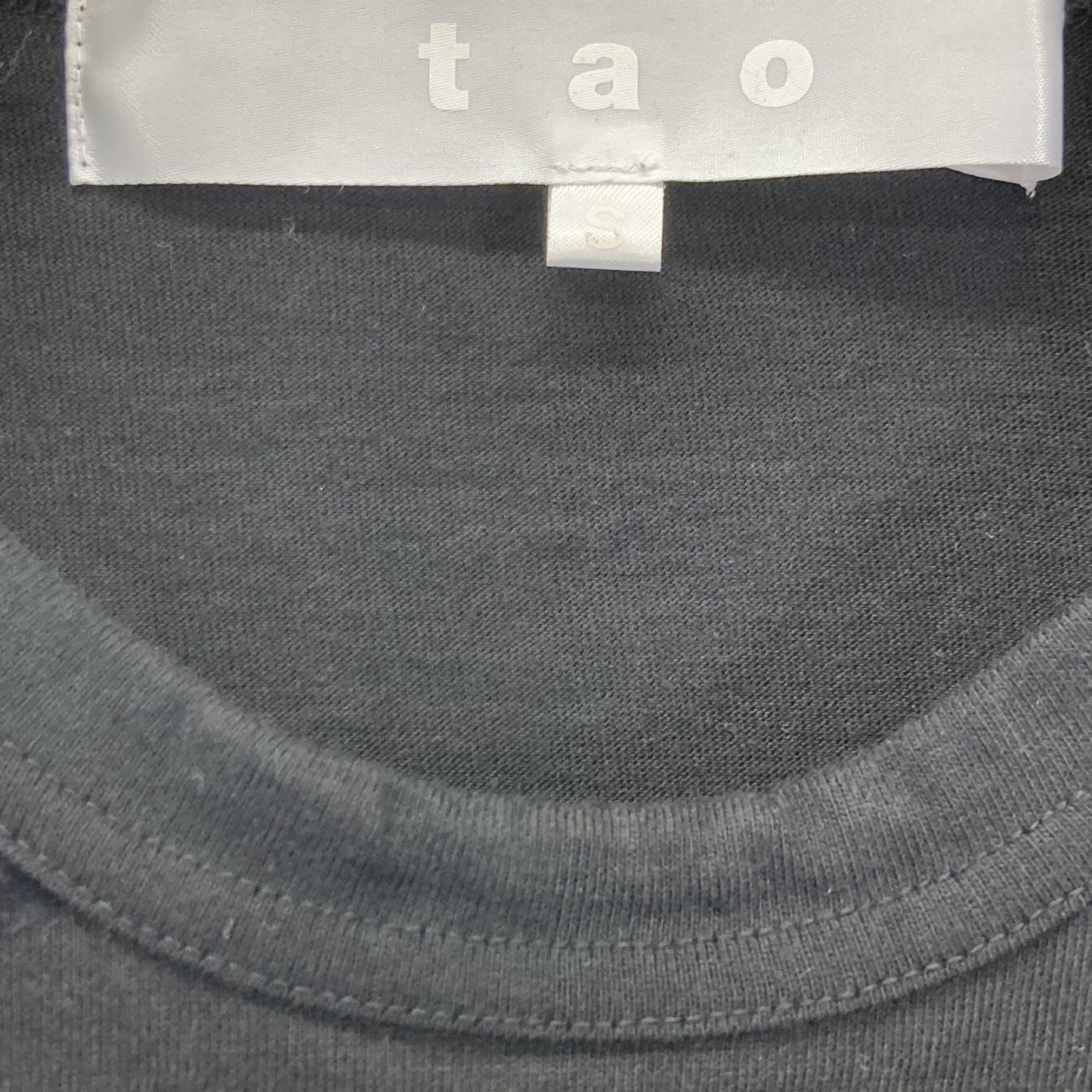 タオ TAO 22年製 TJ-T004 ﾌﾞﾗｯｸ ﾄﾞｯﾄ ﾌﾘﾙﾃﾞｻﾞｲﾝ ｶｯﾄｿｰ トップス Ｓ