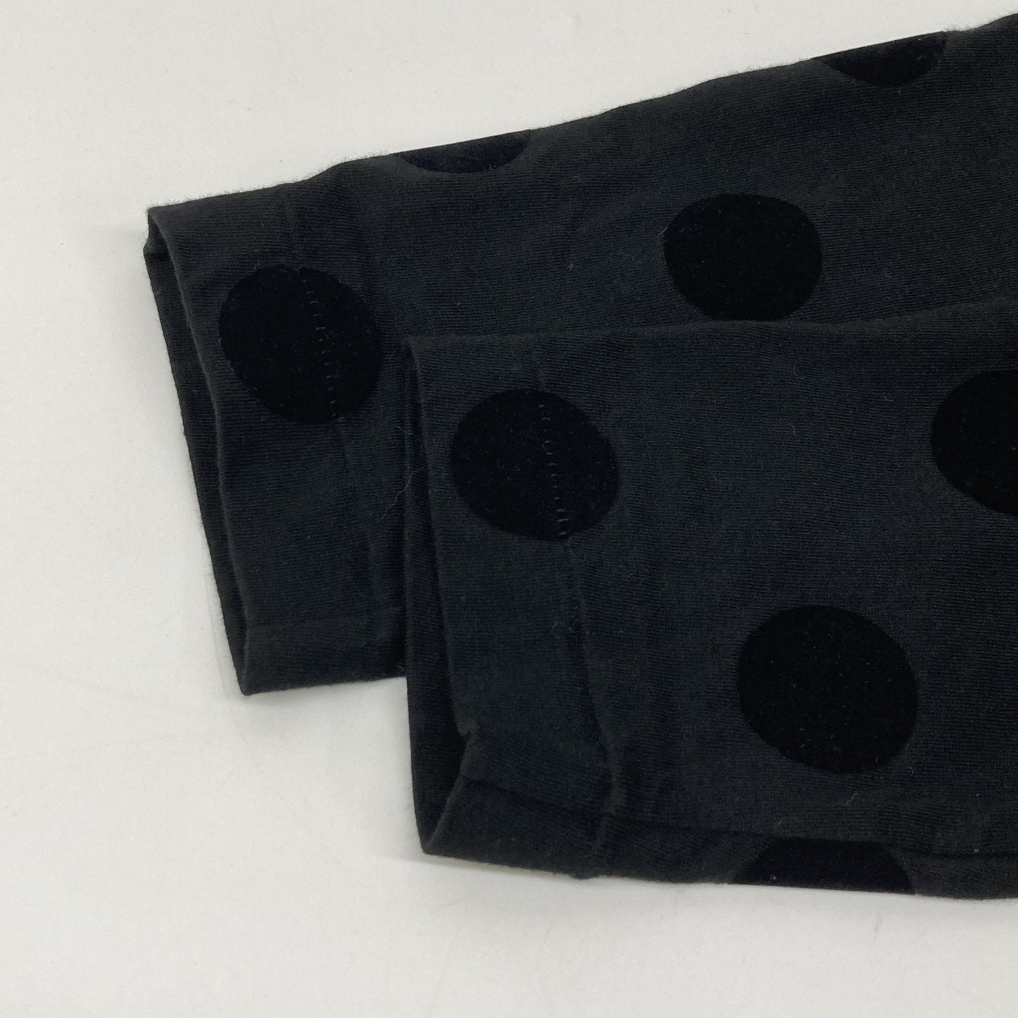 タオ TAO 22年製 TJ-T004 ﾌﾞﾗｯｸ ﾄﾞｯﾄ ﾌﾘﾙﾃﾞｻﾞｲﾝ ｶｯﾄｿｰ トップス Ｓ