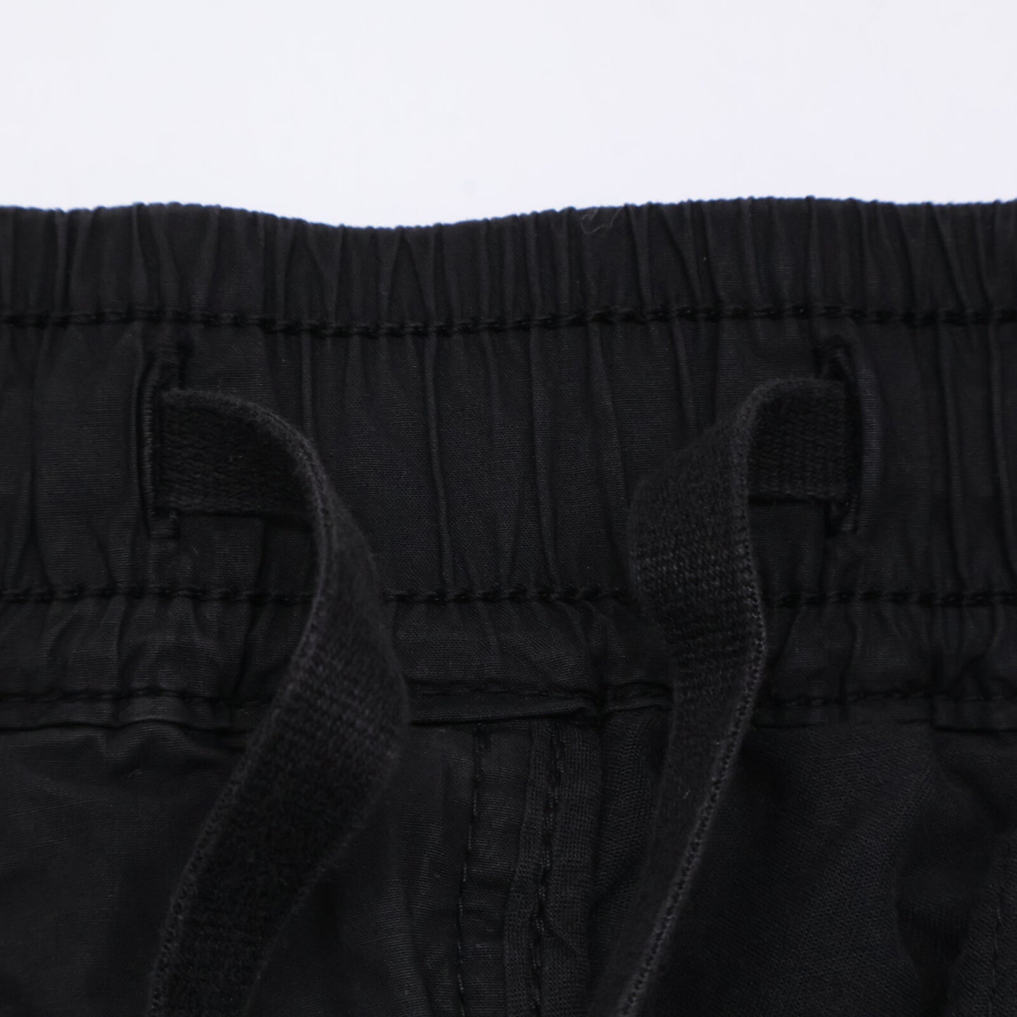 STONE ISLAND ストーンアイランド 24年製 ﾌﾞﾗｯｸ STRETCH COTTON TELA PARACADUTE ｶｰｺﾞﾊﾟﾝﾂ ボトムス 32