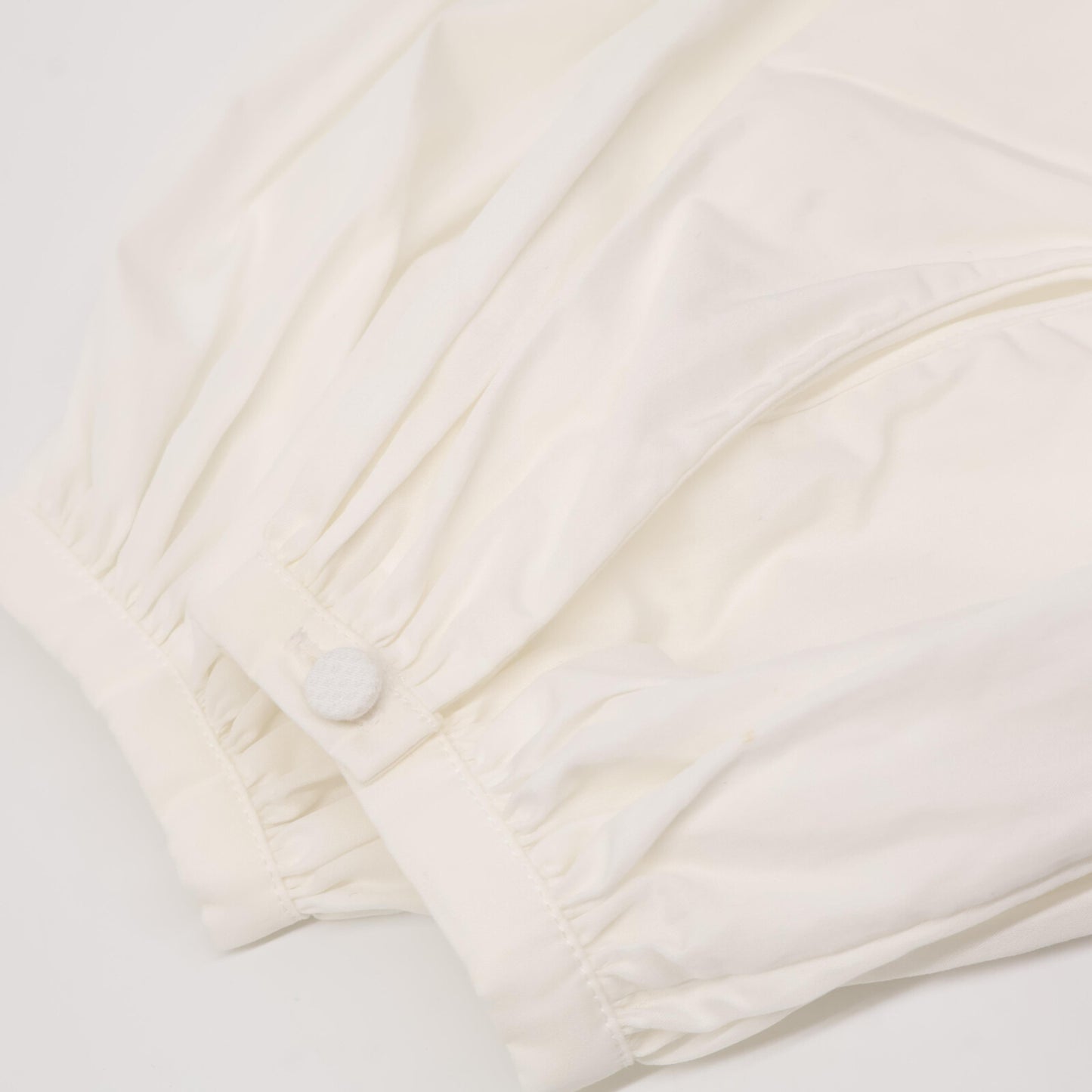 Alexander McQueen アレキサンダーマックイーン 733823 ﾎﾜｲﾄ ﾊﾞﾙﾄﾞｰｶﾗｰﾌﾞﾗｳｽ トップス 36