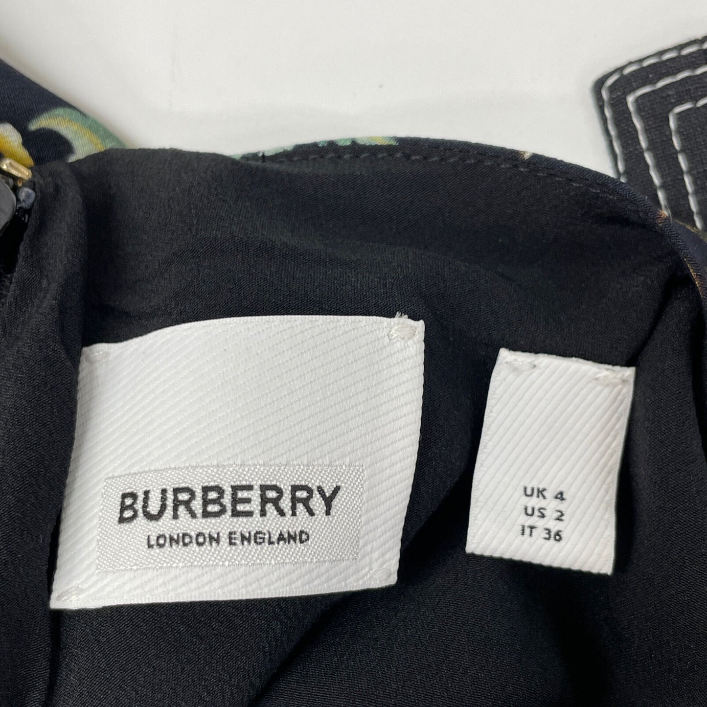 BURBERRY バーバリー ﾌﾗﾜｰｷｬﾐｿｰﾙｼﾙｸﾜﾝﾋﾟｰｽ ワンピース UK4