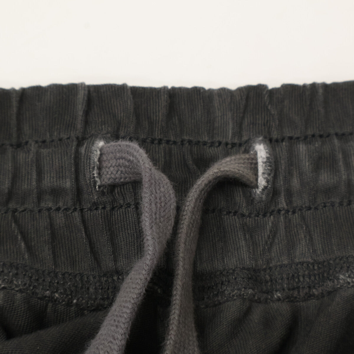 DIESEL ディーゼル A12906 ﾀﾞｰｸｸﾞﾚｰ P-BASK ｼｮｰﾄﾊﾟﾝﾂ ボトムス XL