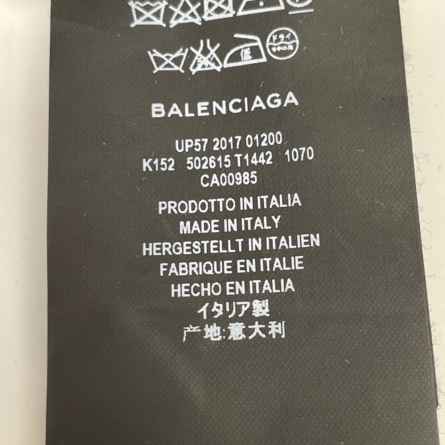 BALENCIAGA バレンシアガ 17年製 502615 ﾌﾞﾗｯｸ ｼﾞｬｶﾞｰﾄﾞﾛｺﾞ ｶｰﾃﾞｨｶﾞﾝ トップス 34