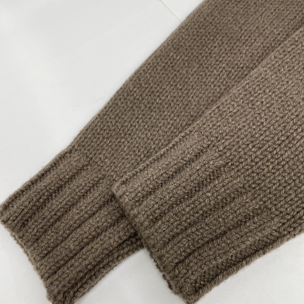 SLOANE スローン 25AW sl3w-063 ﾌﾞﾗｳﾝ 3G ｼﾞｰﾛﾝﾗﾑ×ｶｼﾐﾔ ﾄﾞﾛｯﾌﾟｼｮﾙﾀﾞｰ ﾆｯﾄ ﾌﾟﾙｵｰﾊﾞｰ トップス 38