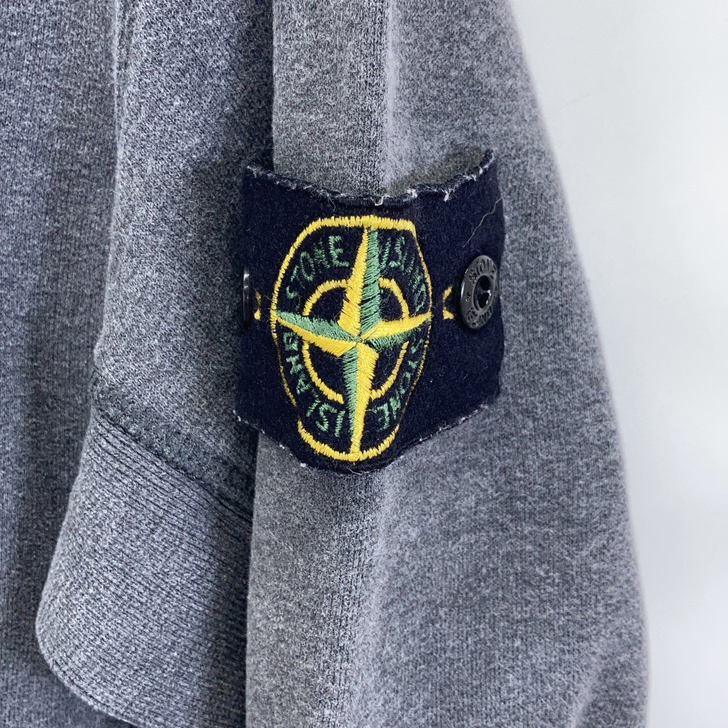 STONE ISLAND ストーンアイランド 651565320 16AW ｸﾞﾚｰ ﾊﾟｯﾁ ｽｳｪｯﾄｼｬﾂ トップス M