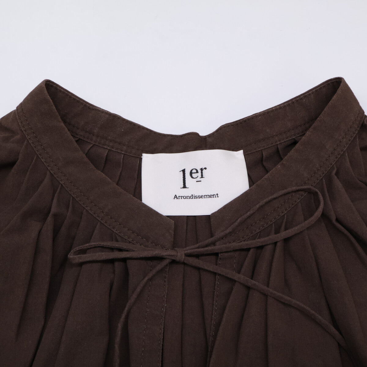 1er Arrondissement プルミエ アロンディスモン B1043AFA011 ﾌﾞﾗｳﾝ ﾀｲﾌﾟﾗｲﾀｰｶﾌﾀﾝﾜﾝﾋﾟｰｽ ワンピース 36