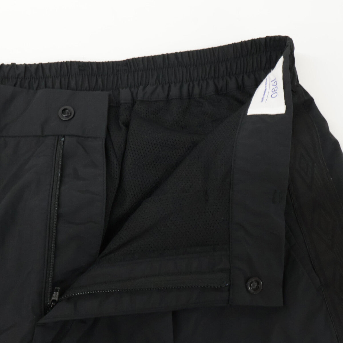 UMBRO アンブロ ×19SO ﾌﾞﾗｯｸ ﾅｲﾛﾝ ｼﾞｬｹｯﾄ ﾊﾟﾝﾂ ｾｯﾄｱｯﾌﾟ L