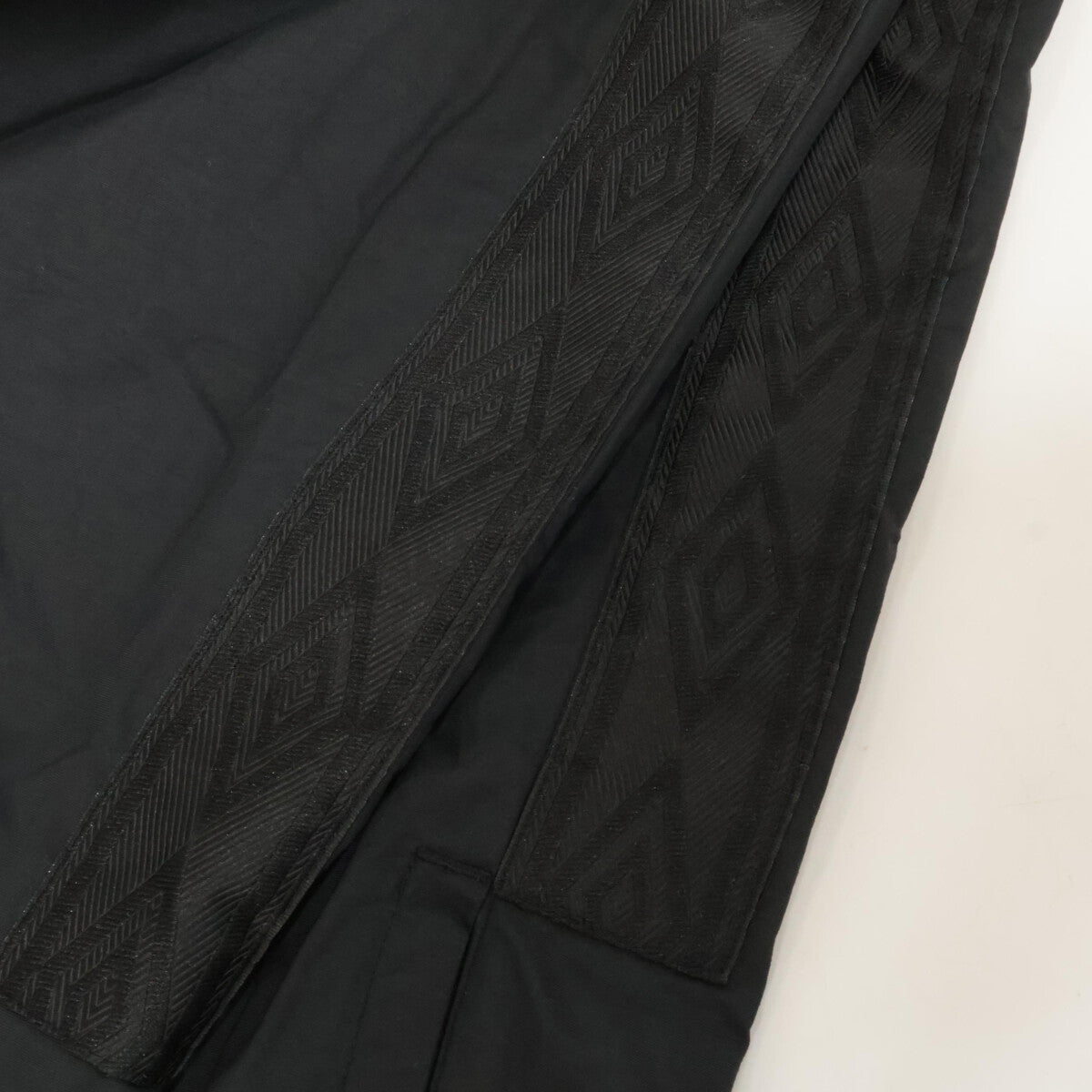 UMBRO アンブロ ×19SO ﾌﾞﾗｯｸ ﾅｲﾛﾝ ｼﾞｬｹｯﾄ ﾊﾟﾝﾂ ｾｯﾄｱｯﾌﾟ L