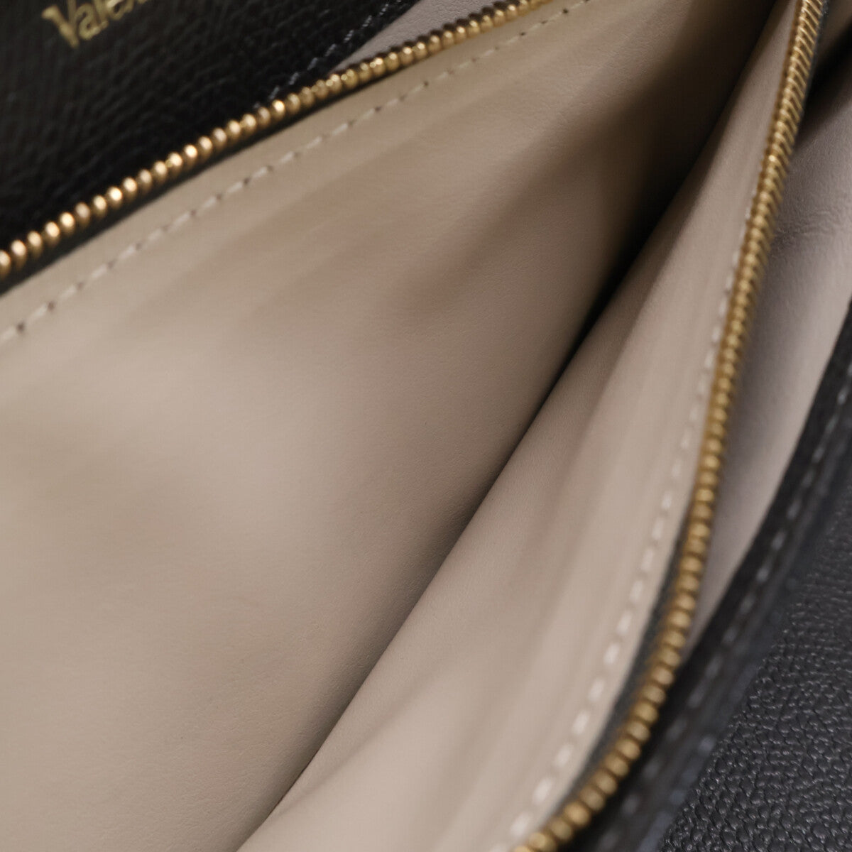 Valextra ヴァレクストラ 【美品】ジップパース 12カード 長財布（小銭入れあり）