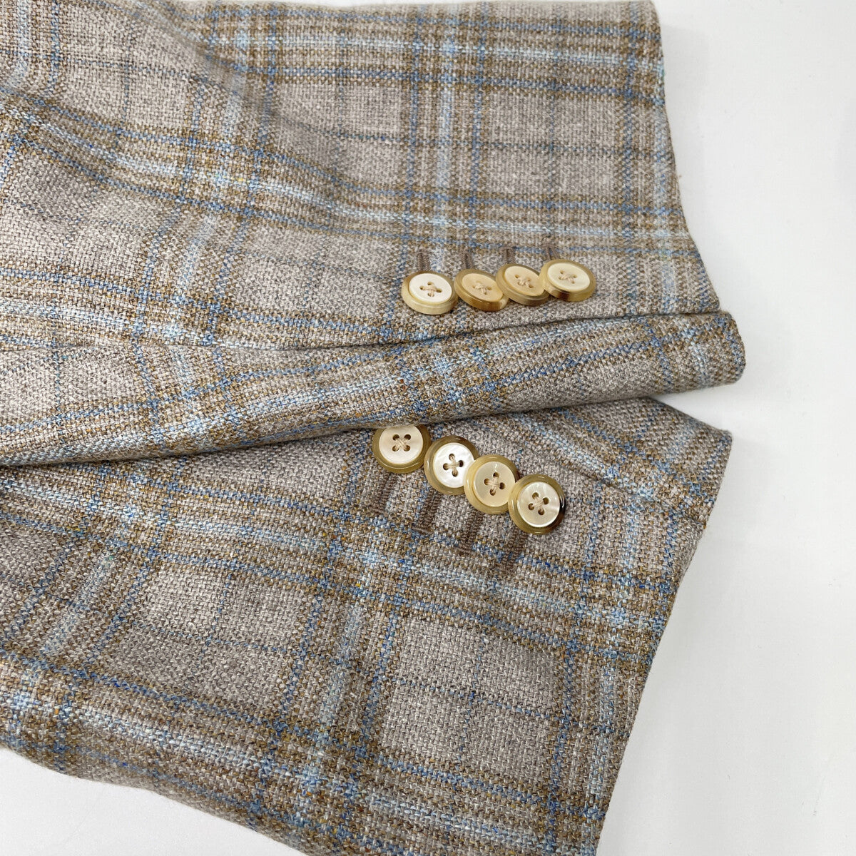 Belvest ベルベスト G10647 ﾍﾞｰｼﾞｭ ｳｰﾙｼﾙｸ ﾀｰﾀﾝﾁｪｯｸ JACKET IN THE BOX 3Bｼﾞｬｹｯﾄ ジャケット 50