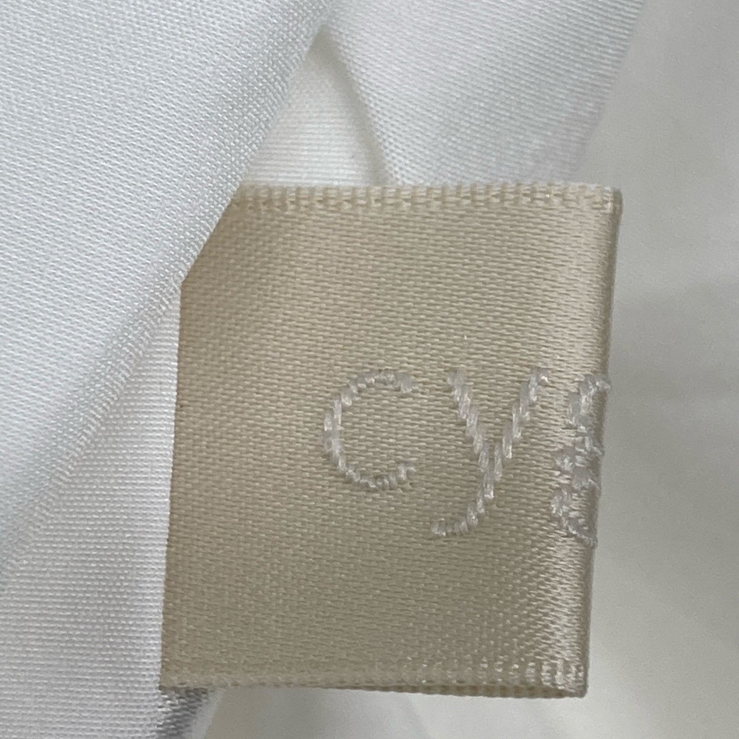 cygne シーニュ ﾎﾜｲﾄ CY2511-07-038 ｶｯﾄｼﾞｬｶﾞｰﾄﾞﾊﾟｰｶｰ eluu トップス F