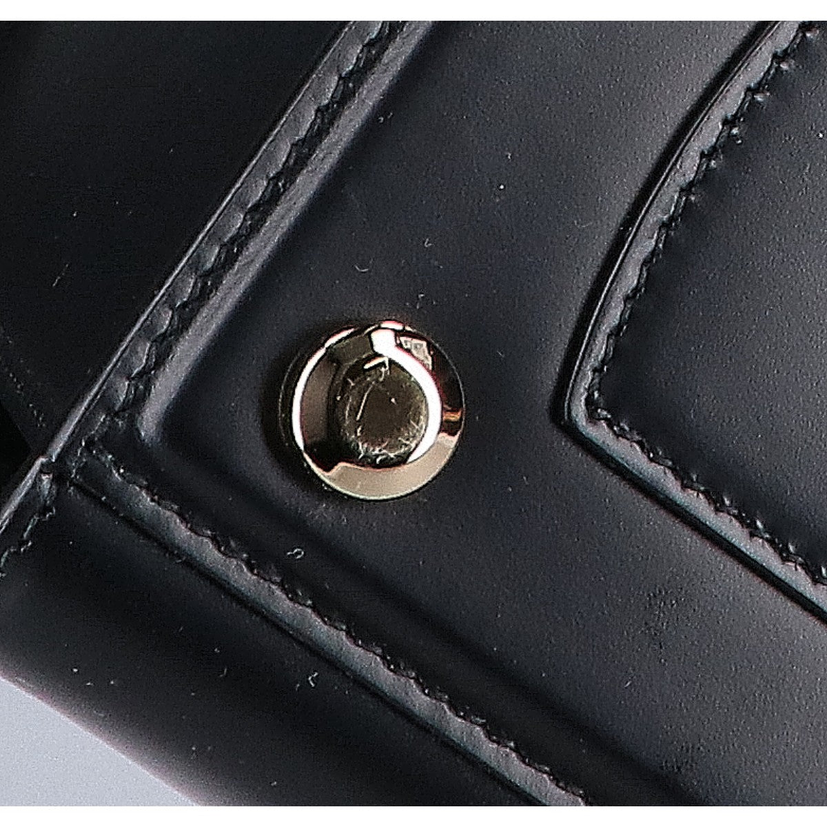 Salvatore Ferragamo サルヴァトーレフェラガモ 新品同様 Boxyz ラージ ボクシィズ ガンチーニ金具 2WAY トップハンドル ハンドバッグ