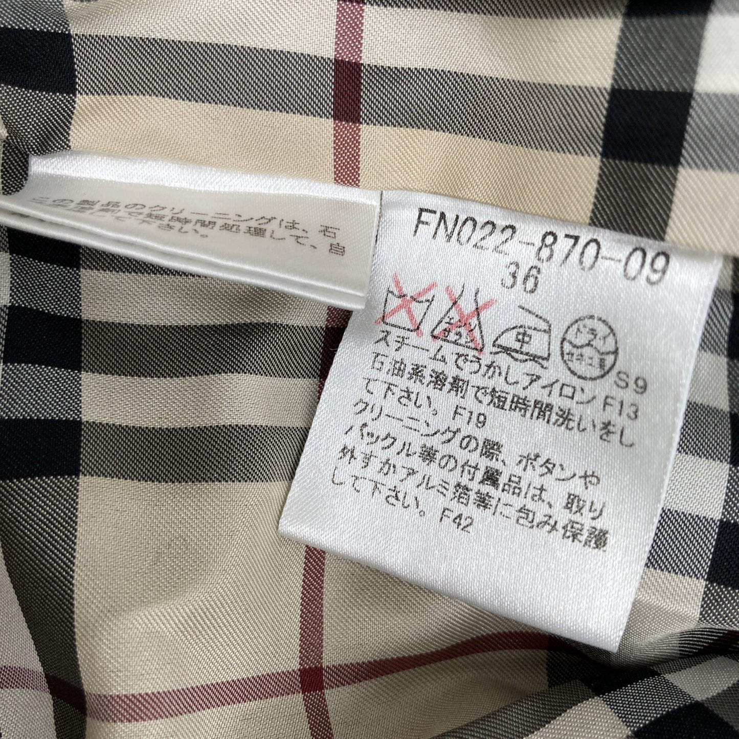 BURBERRY LONDON バーバリーロンドン ﾌﾞﾗｯｸ FN022-870-09 ｳｰﾙ×ｱﾝｺﾞﾗ ﾄﾚﾝﾁｺｰﾄ コート 36