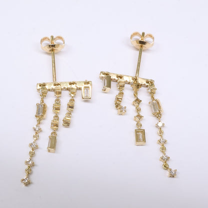 AHKAH アーカー 美品 AK2063010400 Au750 D0.24ct ダイヤモンド シャンデリアスウェイ シングルピアス 左右2点セット ピアス