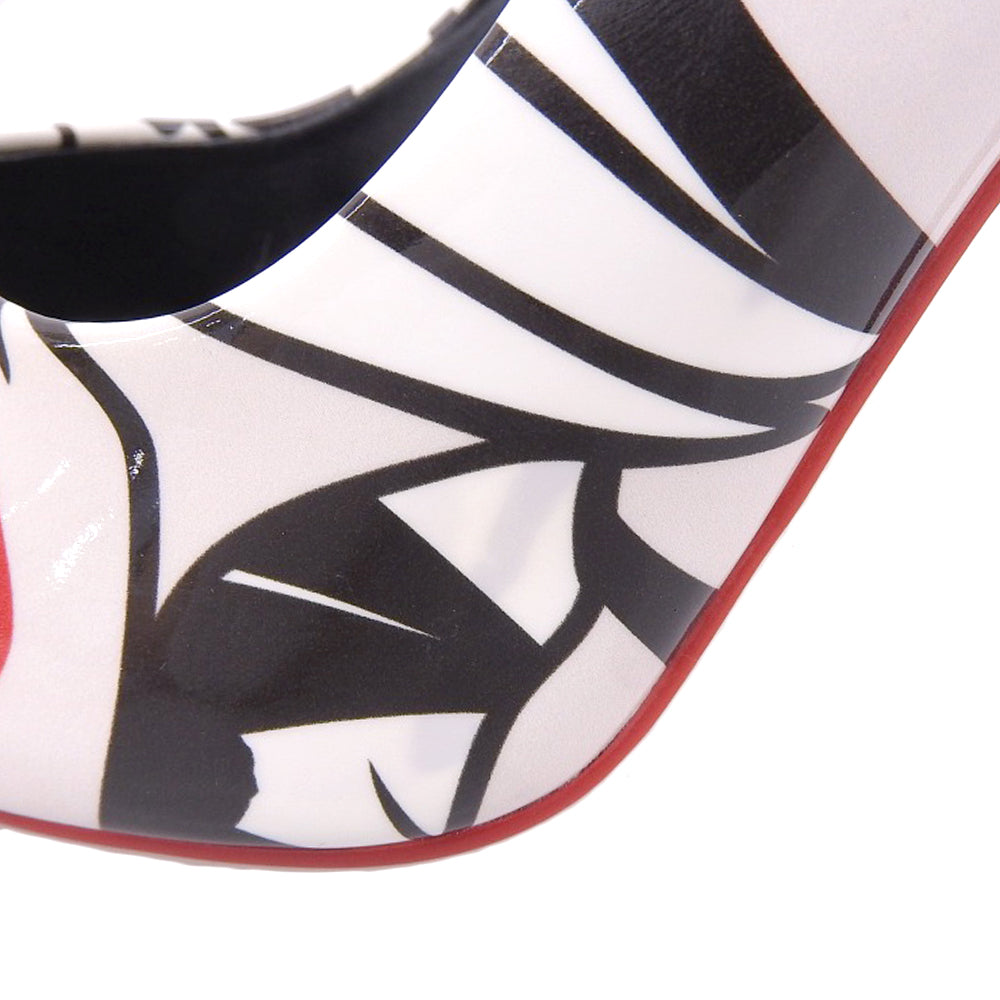 Diana ダイアナ 新品同様 ×マレフィセント クルエラ パテントレザー ヒールパンプス レディース ホワイト ブラック 22 1/2 シューズ 22.5