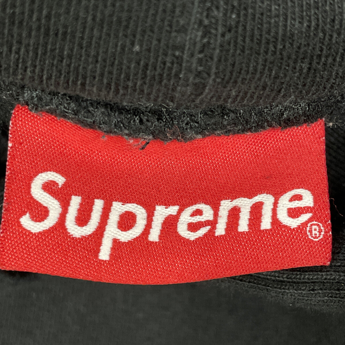 Supreme シュプリーム ﾌﾞﾗｯｸ ﾌﾟﾙｵｰﾊﾞｰ ﾊﾟｰｶｰ トップス L