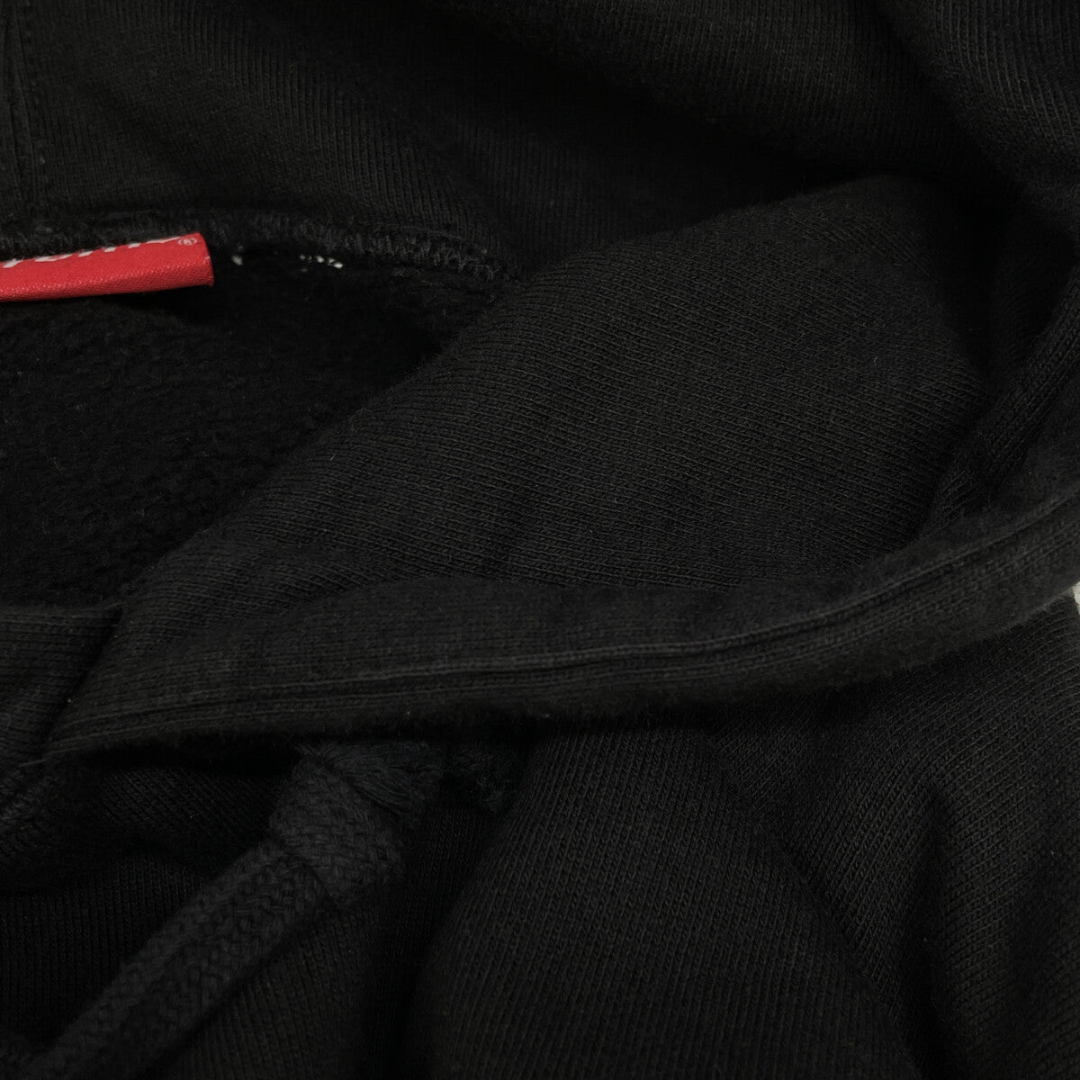 Supreme シュプリーム ﾌﾞﾗｯｸ ﾌﾟﾙｵｰﾊﾞｰ ﾊﾟｰｶｰ トップス L