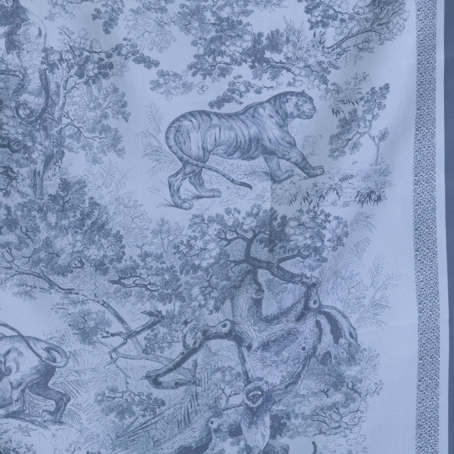 DIOR ディオール 【新品未使用/国内正規】21JOU070I602 トワル ドゥ ジュイ ソヴァージュ シルク スカーフ