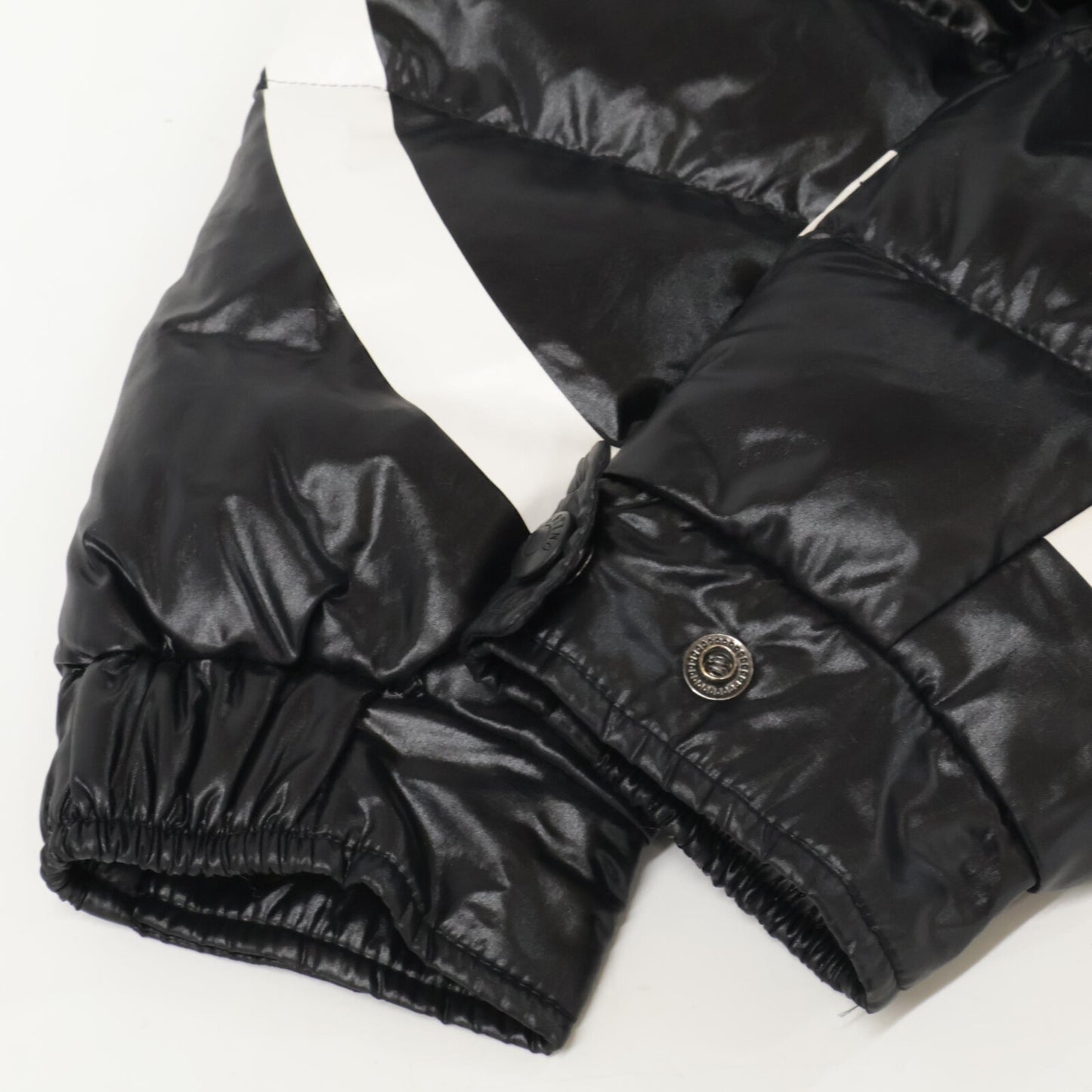 VALENTINO ヴァレンティノ 国内正規 WV3CNA317KQ ロゴシグネチャー ナイロンダウン ジャケット 44