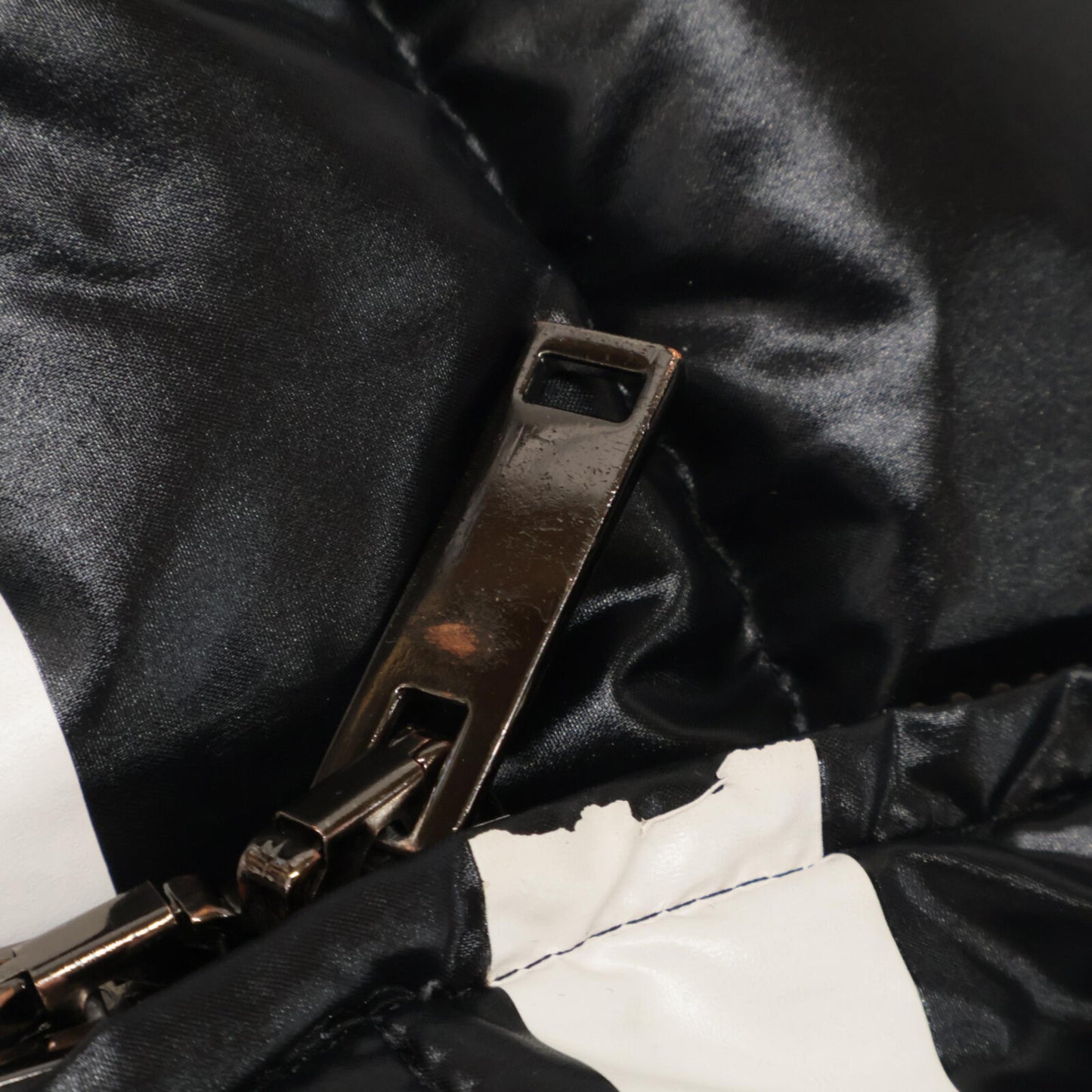 VALENTINO ヴァレンティノ 国内正規 WV3CNA317KQ ロゴシグネチャー ナイロンダウン ジャケット 44