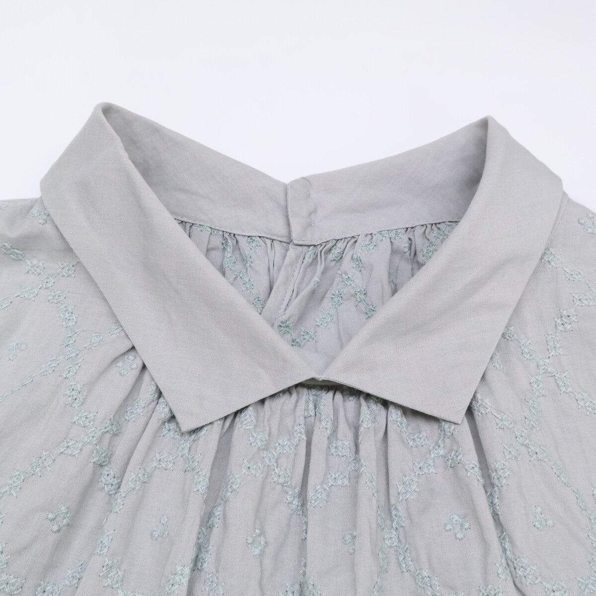 utilite ユティリテ UT111LS45 ｸﾞﾘｰﾝ系 ﾌﾟﾙｵｰﾊﾞｰ衿付きﾌﾞﾗｳｽ トップス 表記なし