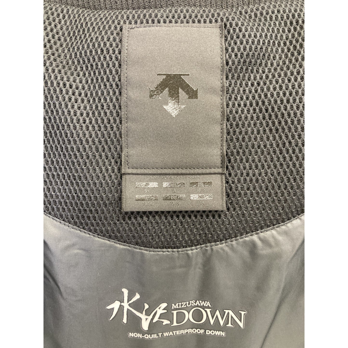 水沢ダウン ミズサワダウン ﾌﾞﾗｯｸ DAMSGK30U ｵﾙﾃﾗｲﾝ ﾏｳﾝﾃﾆｱ ﾀﾞｳﾝｼﾞｬｹｯﾄ ジャケット M