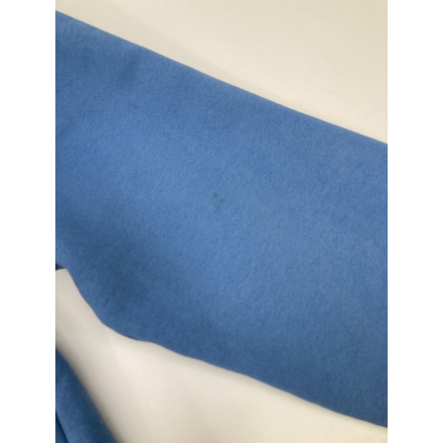 CELINE セリーヌ 2Y468670Q ﾌﾞﾙｰ ﾙｰｽﾞ ﾌｰﾃﾞｨｰ トップス M