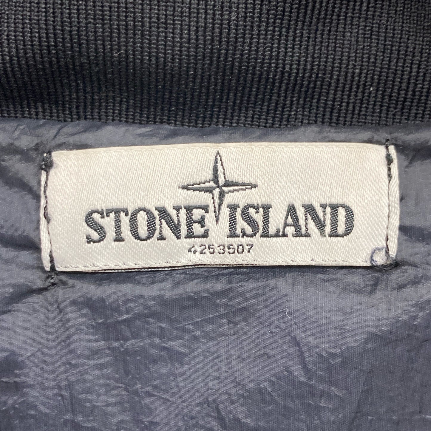 STONE ISLAND ストーンアイランド ﾈｲﾋﾞｰ 5915G0723 ｶﾞｰﾒﾝﾄﾀﾞｲ ﾀﾞｳﾝﾍﾞｽﾄ ベスト M