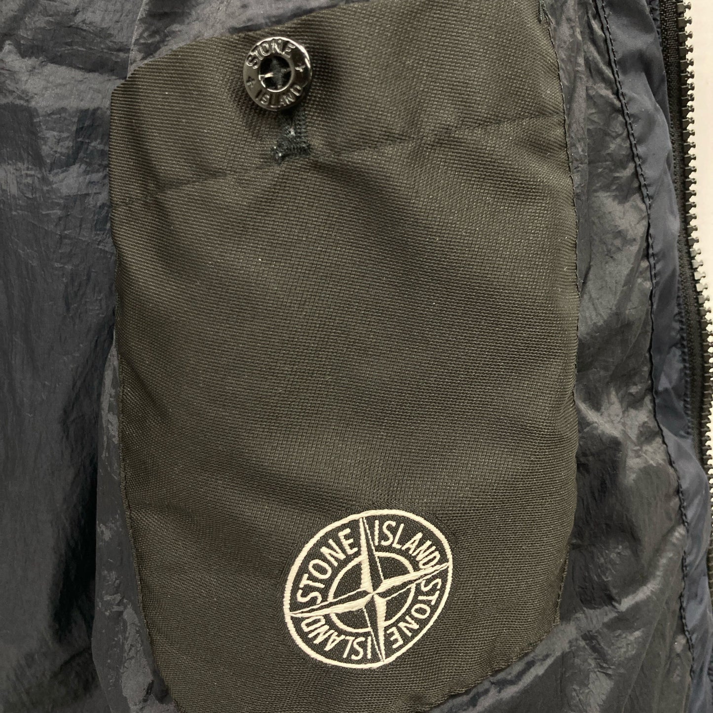 STONE ISLAND ストーンアイランド ﾈｲﾋﾞｰ 5915G0723 ｶﾞｰﾒﾝﾄﾀﾞｲ ﾀﾞｳﾝﾍﾞｽﾄ ベスト M