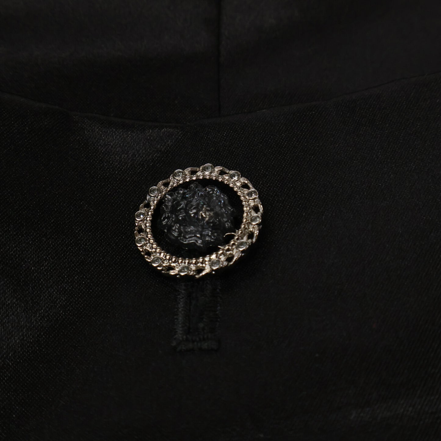 CHANEL シャネル 【美品/国内正規/22SS】P72423V64121 シルク混 獅子ボタン サテンパンツ/ ボトムス 38