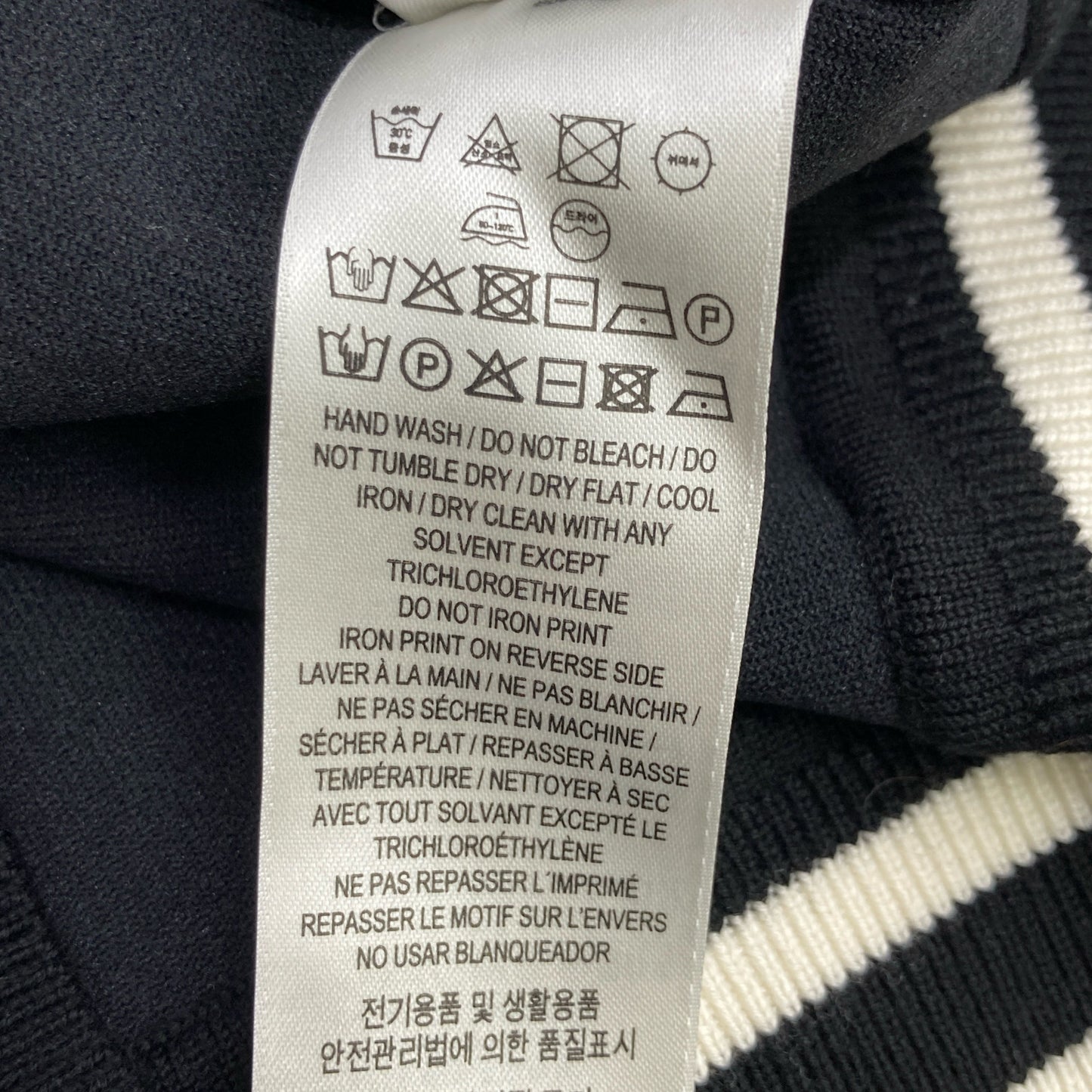 BURBERRY バーバリー 8036088 ﾌﾞﾗｯｸ ﾗﾊﾞｰｻｰｸﾙﾛｺﾞｸﾞﾗﾌｨｯｸ ﾄﾚｰﾅｰ ﾃｨｯｼ期 トップス S