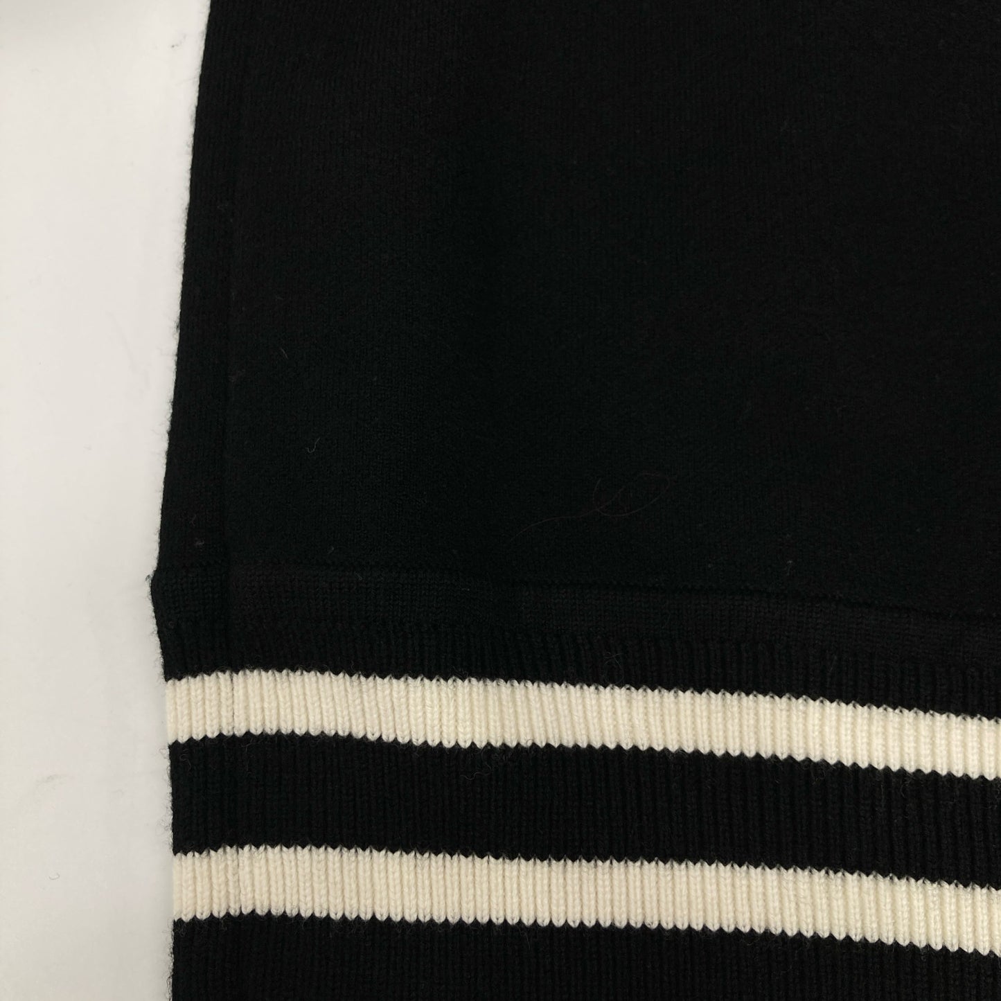 BURBERRY バーバリー 8036088 ﾌﾞﾗｯｸ ﾗﾊﾞｰｻｰｸﾙﾛｺﾞｸﾞﾗﾌｨｯｸ ﾄﾚｰﾅｰ ﾃｨｯｼ期 トップス S