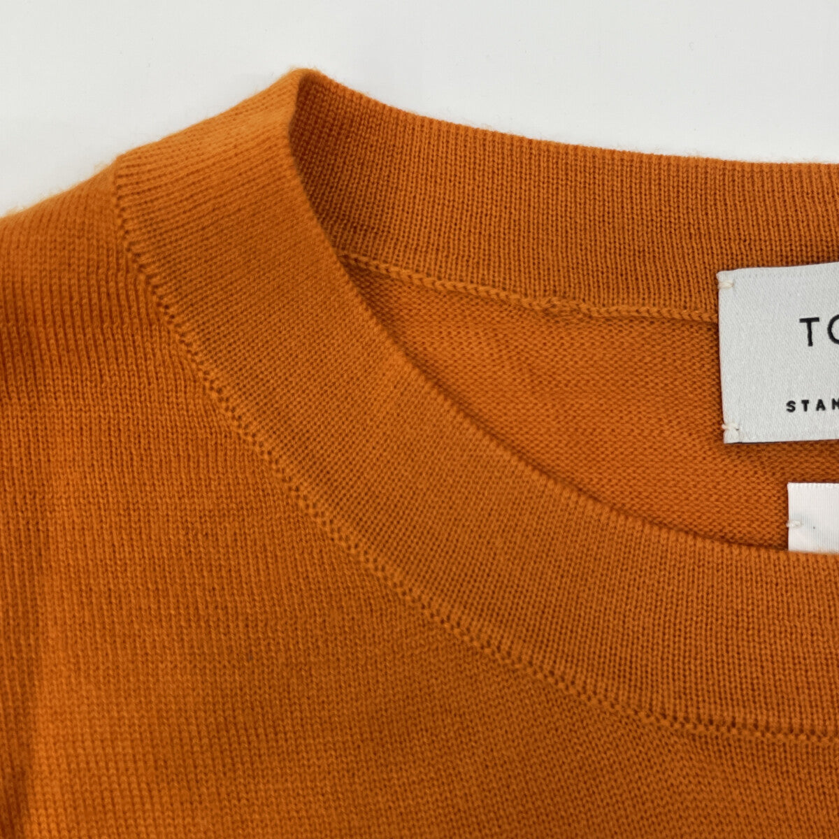 TOMORROWLAND トゥモローランド 63-02-14-02003 ｵﾚﾝｼﾞ ｽｰﾊﾟｰﾌｧｲﾝﾒﾘﾉｳｰﾙ ｸﾙｰﾈｯｸ トップス S